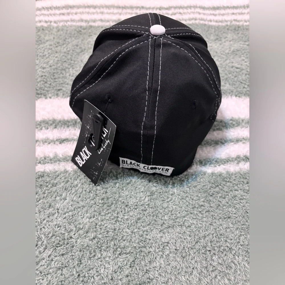 Black Clover 🍀 Live Lucky Black & White Clover Golf Lid L/XL - Picture 3 of 4